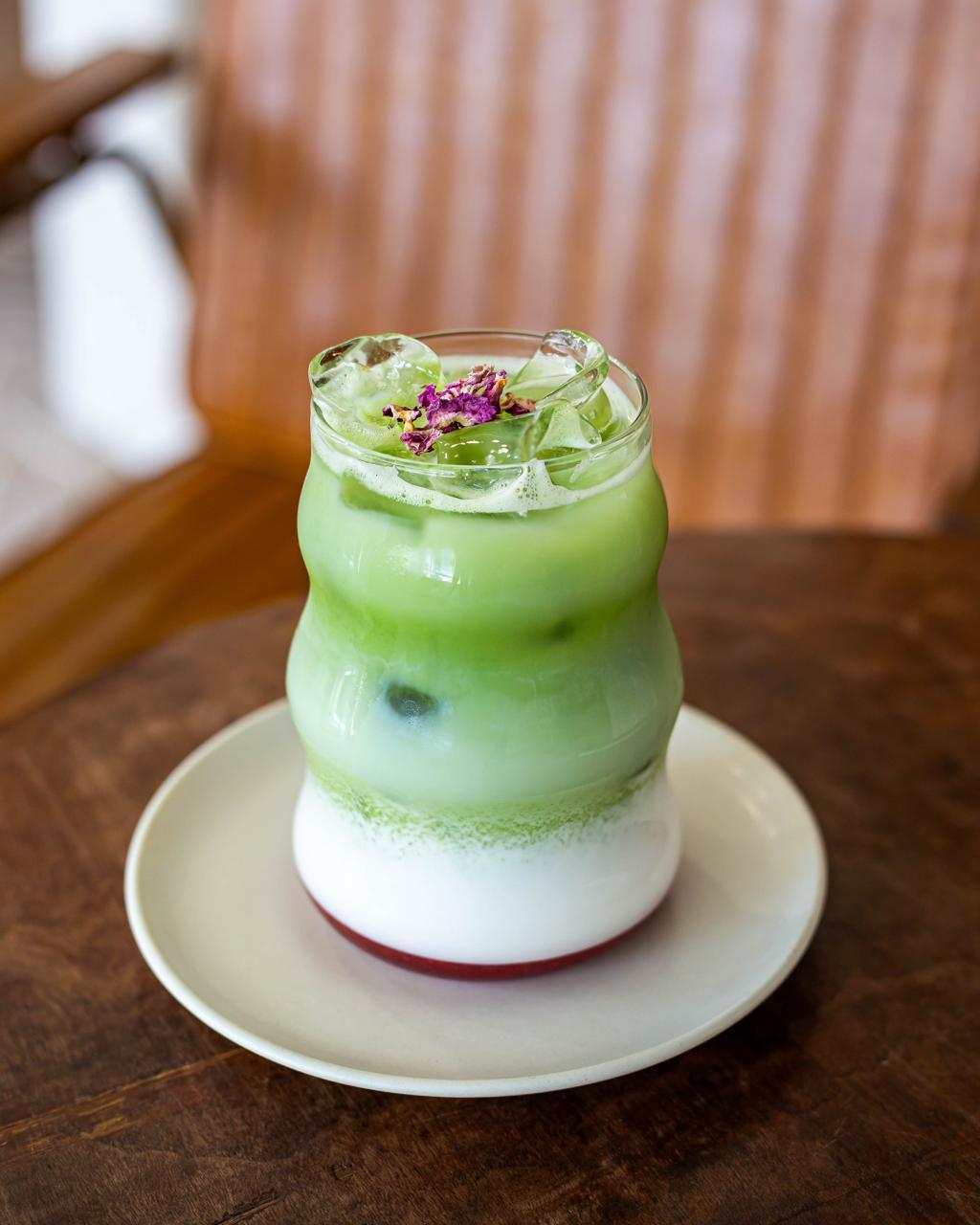Matcha à la cerise acidulée
